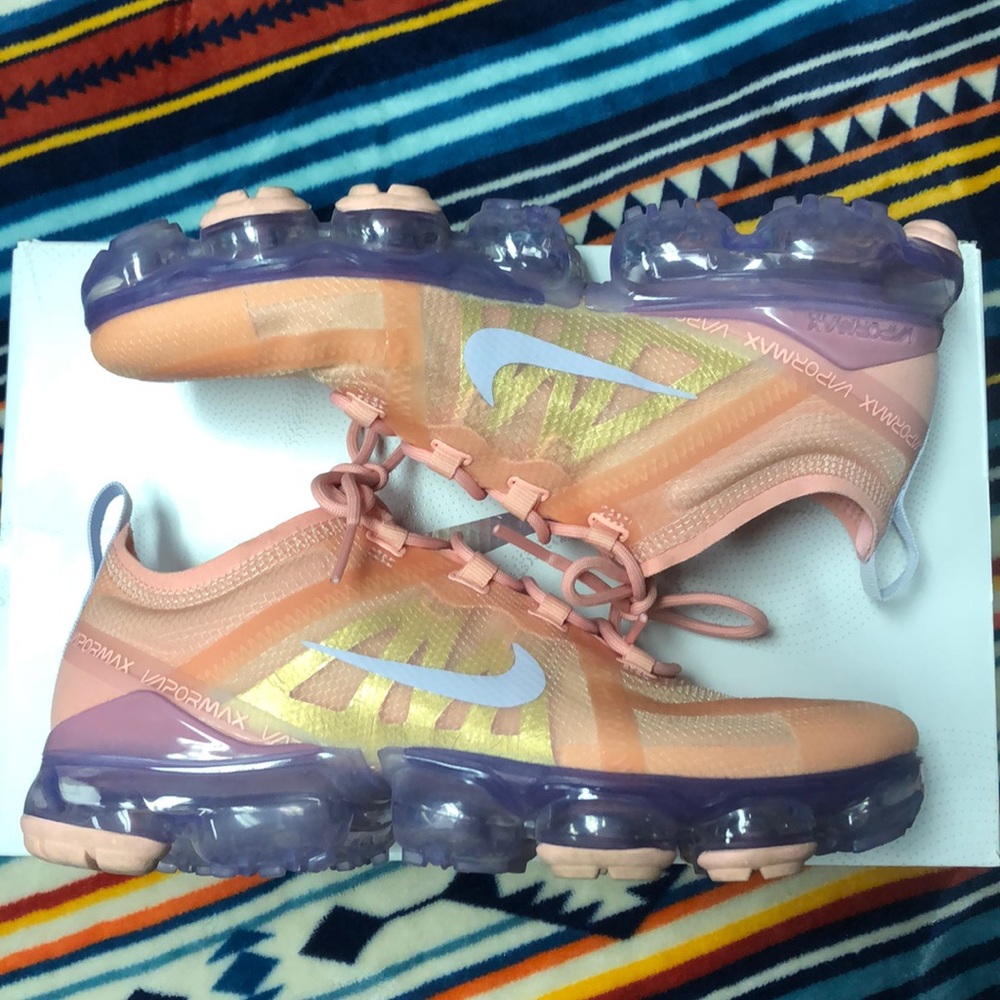 WMNS air vapormax 2019 bleached coral